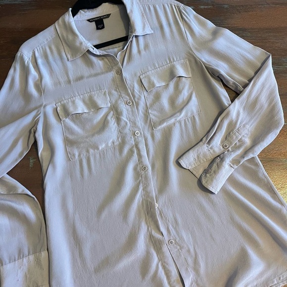 Victoria's Secret Women's Silk Button Down Shirt Size Small - Picture 3 of 8
